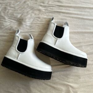 UGG Neumel Platform Chelsea Boot